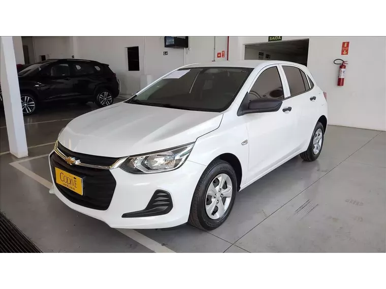 Chevrolet Onix Branco 1