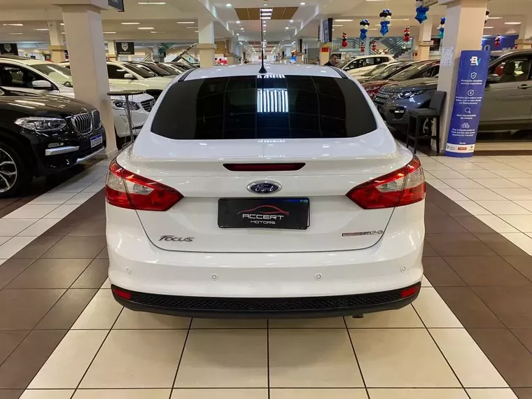 Ford Focus Branco 5