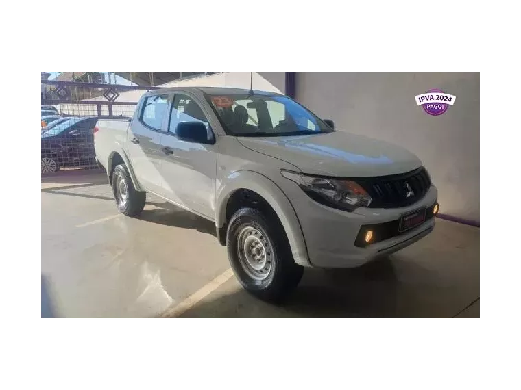 Mitsubishi L200 Branco 5