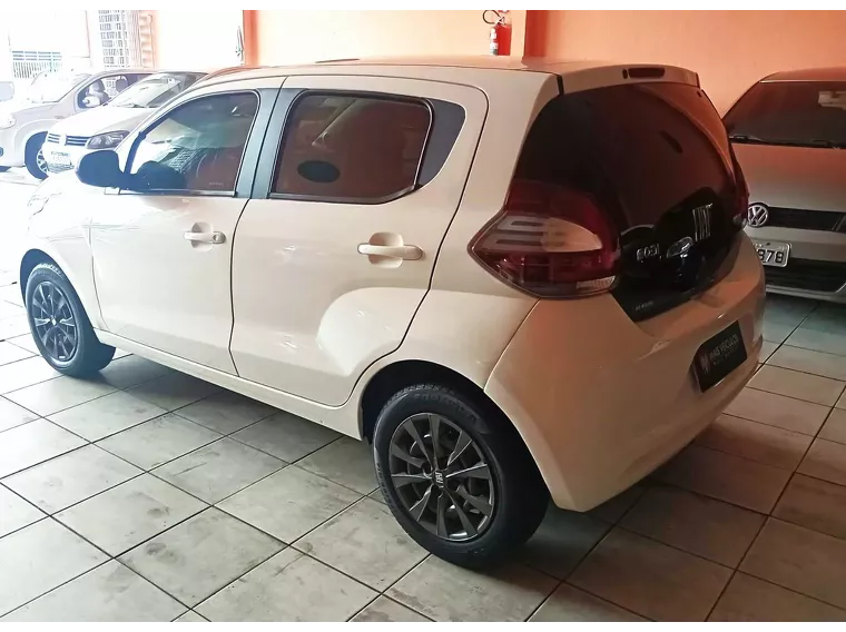 Fiat Mobi Branco 4