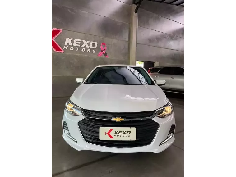 Chevrolet Onix Branco 3