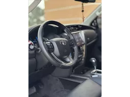 Toyota Hilux SW4