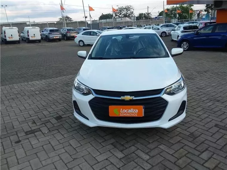 Chevrolet Onix Branco 6