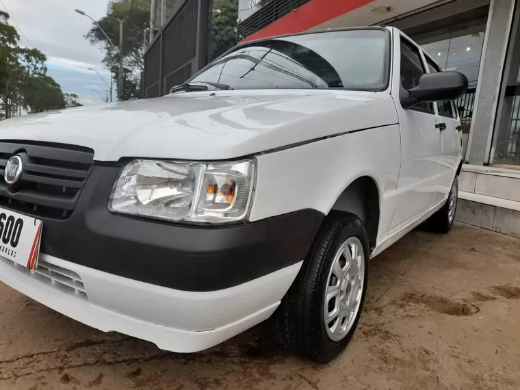 Fiat Uno Branco 13