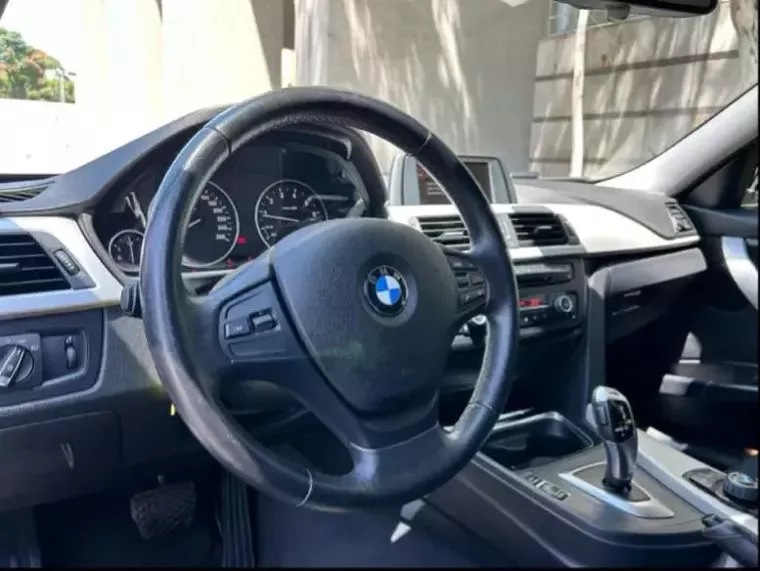 BMW 320i Prata 17