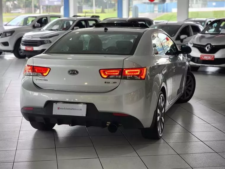 KIA Cerato Prata 8