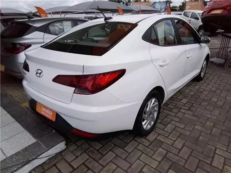 Hyundai HB20S Branco 10