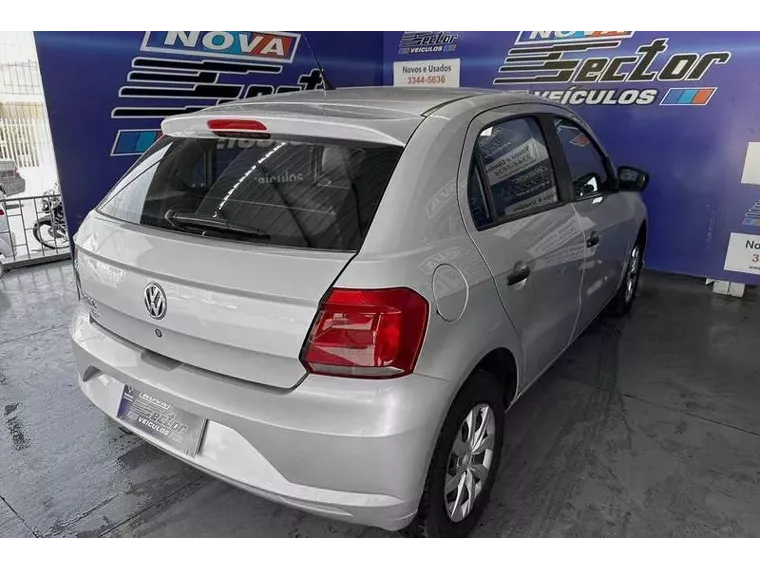 Volkswagen Gol Prata 2