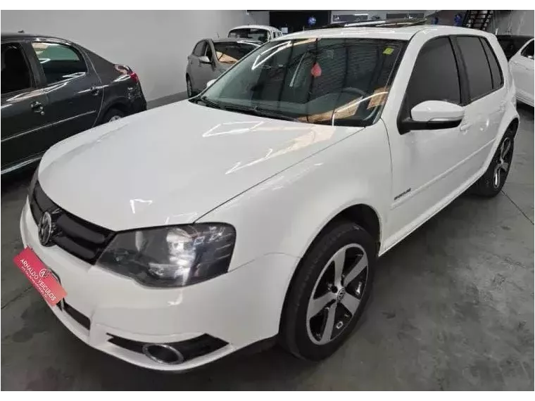 Volkswagen Golf Branco 1