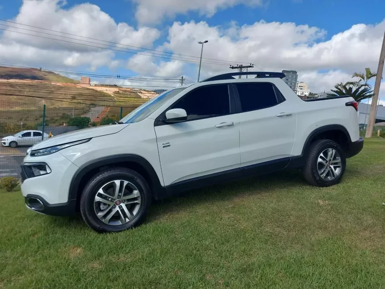 Fiat Toro Branco 8