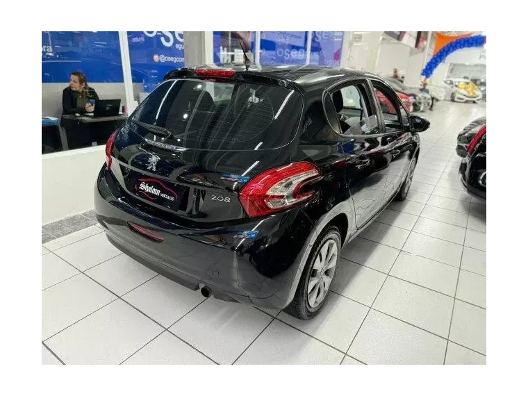 Peugeot 208 Preto 15