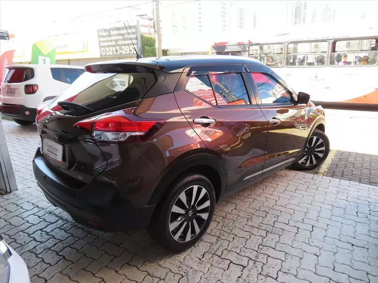 Nissan Kicks Marrom 1