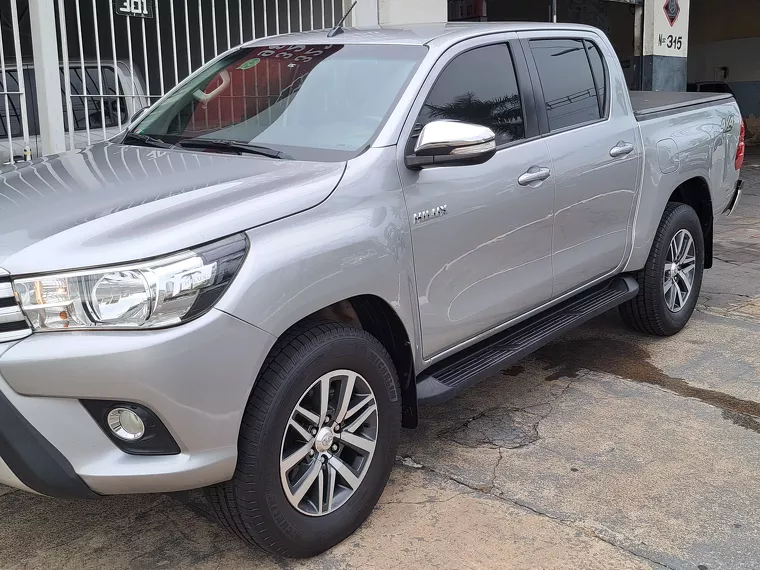 Toyota Hilux Prata 7