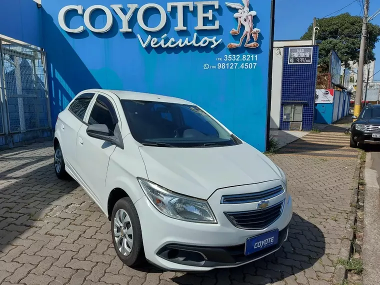 Chevrolet Onix Branco 10