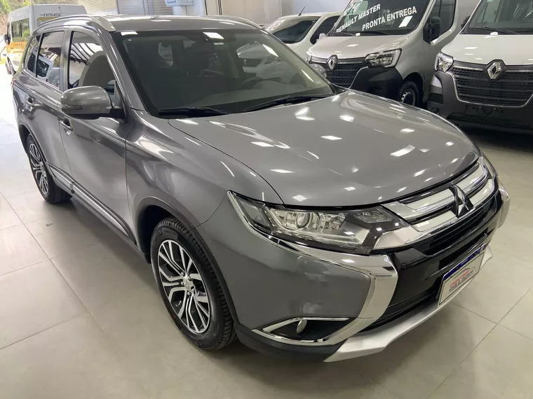 Mitsubishi Outlander Prata 3