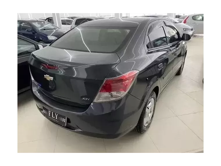 Chevrolet Prisma Cinza 6