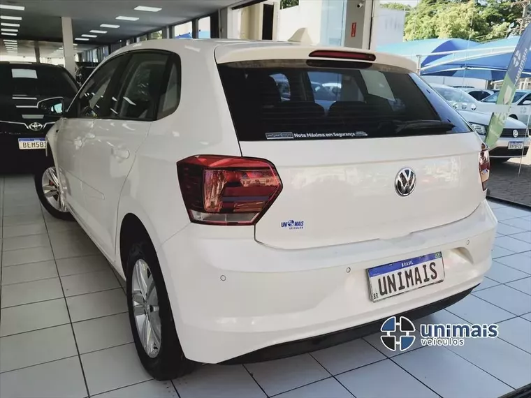 Volkswagen Polo Hatch Branco 11