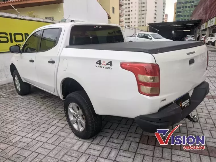 Mitsubishi L200 Triton Branco 6