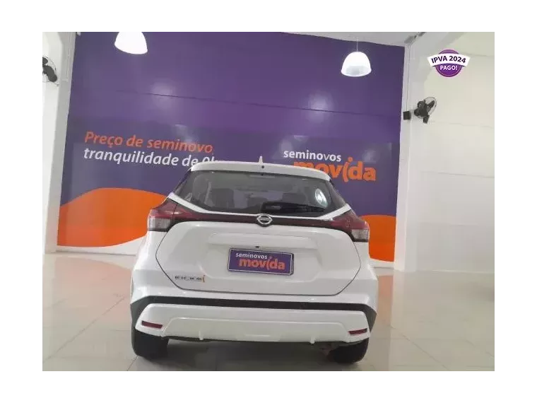 Nissan Kicks Prata 5