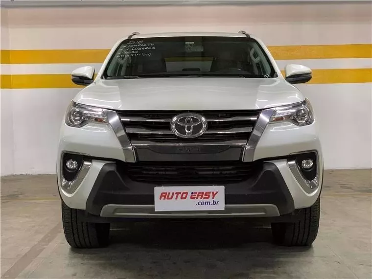 Toyota Hilux SW4 Branco 7