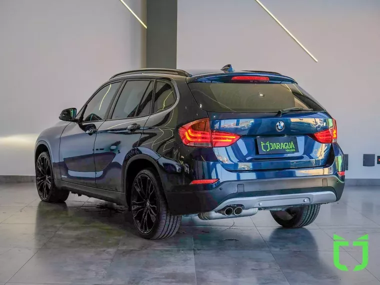 BMW X1 Azul 12