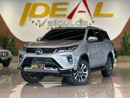Toyota Hilux SW4