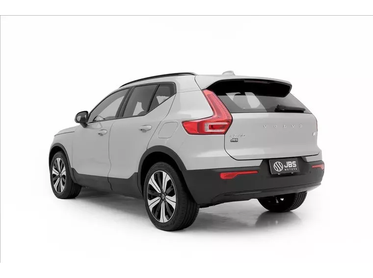 Volvo XC40 Prata 1