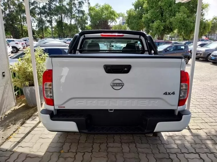 Nissan Frontier Branco 9