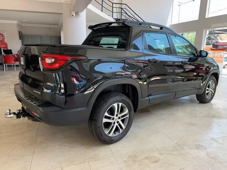 Fiat Toro Preto 5