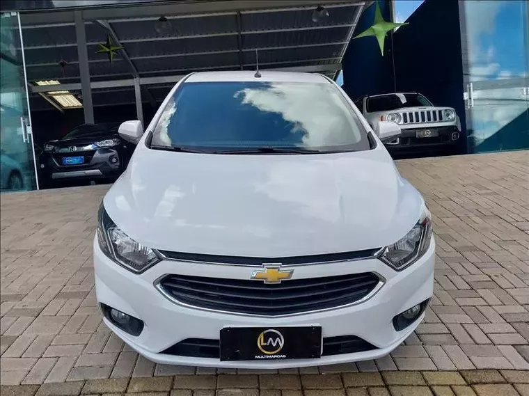 Chevrolet Onix Branco 1