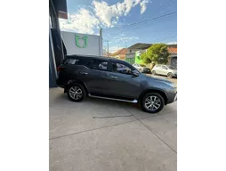 Toyota Hilux SW4