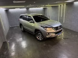Toyota Hilux SW4