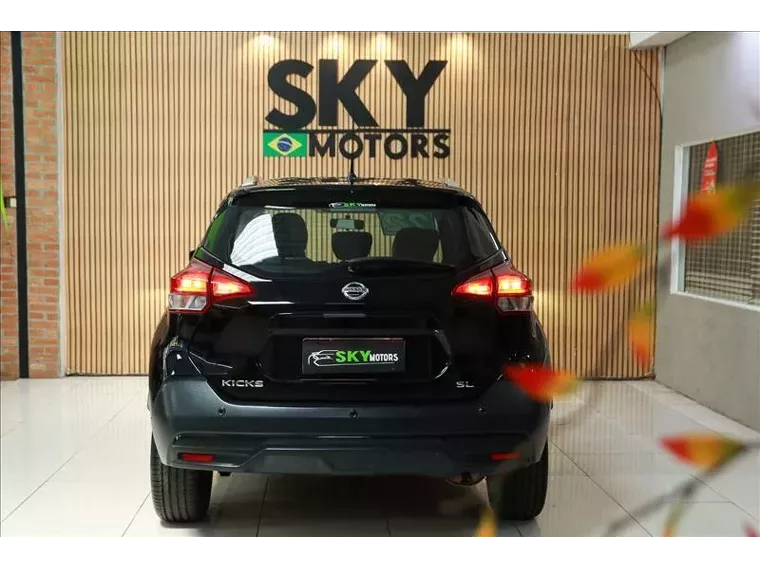 Nissan Kicks Preto 5