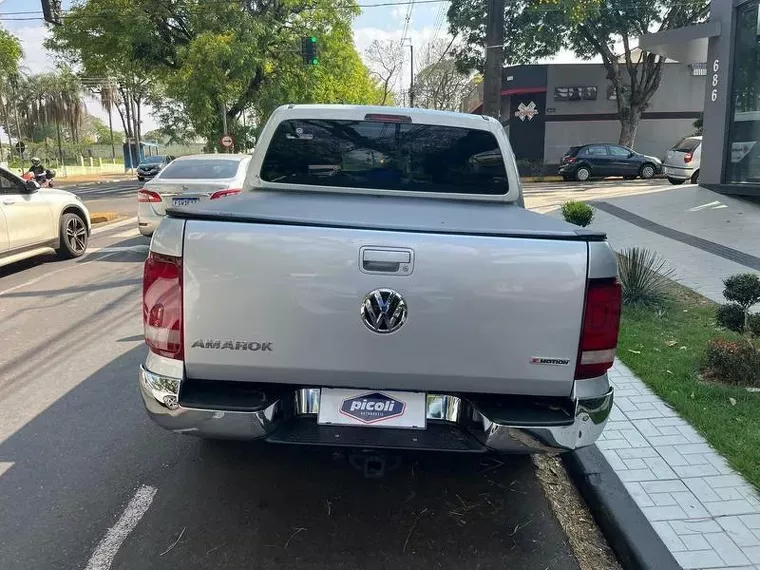 Volkswagen Amarok Prata 4