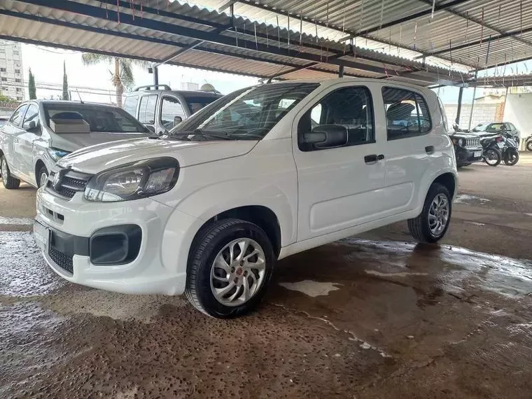 Fiat Uno Branco 2