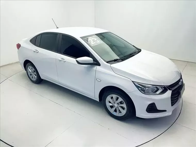 Chevrolet Onix Branco 3