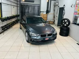 BMW 320i
