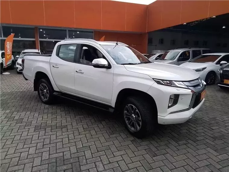 Mitsubishi L200 Triton Branco 11