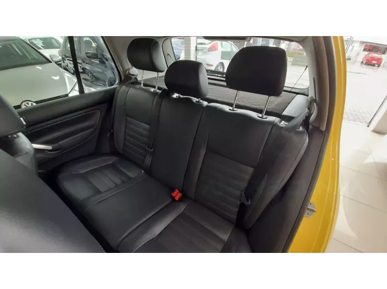 Volkswagen Golf Amarelo 6