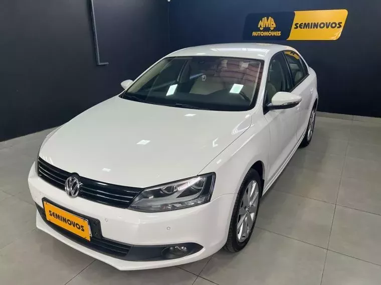 Volkswagen Jetta Branco 11