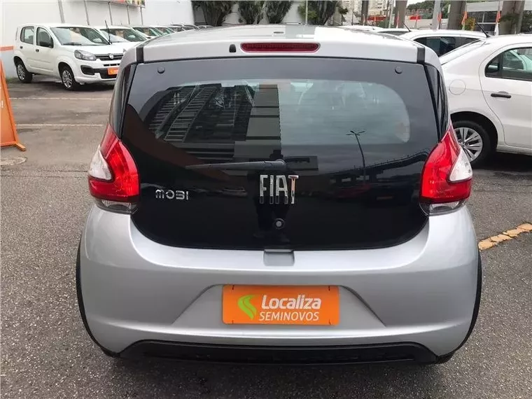 Fiat Mobi Prata 6