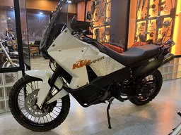 990