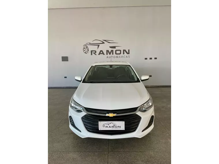 Chevrolet Onix Branco 1