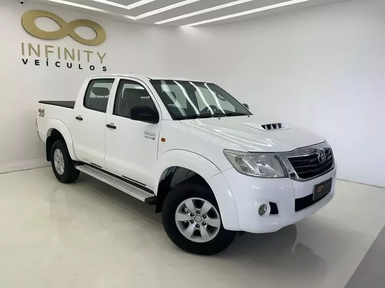 Toyota Hilux Branco 1