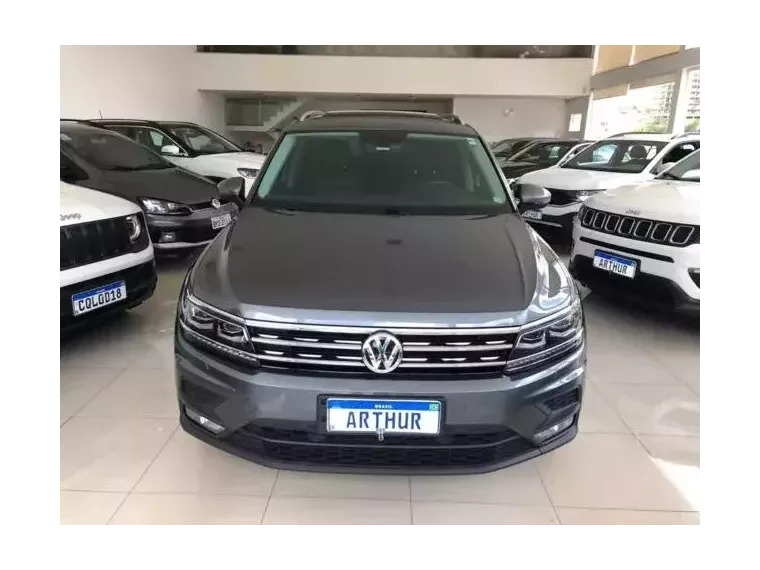 Volkswagen Tiguan Cinza 1