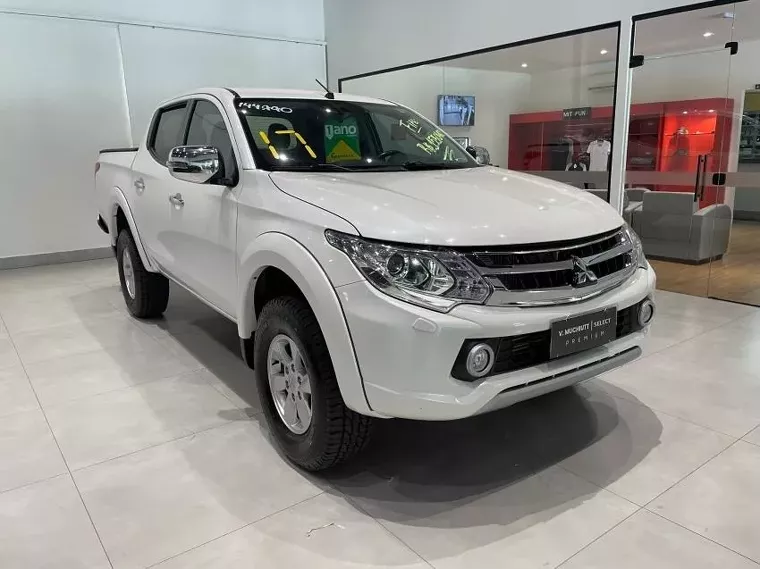 Mitsubishi L200 Triton Branco 1