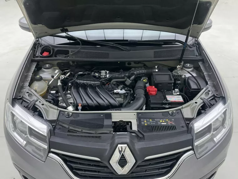 Renault Logan Cinza 12