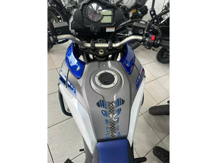 Suzuki V-Strom Azul 18