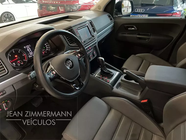 Volkswagen Amarok Preto 32