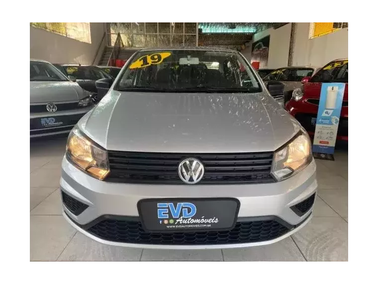 Volkswagen Voyage Prata 3